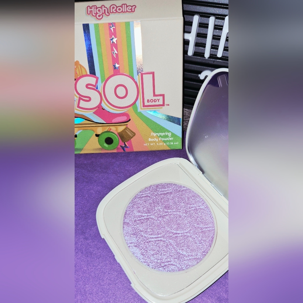 SOL BODY LAVENDER SHIMMERING BODY POWDER HIGHLIGHTER